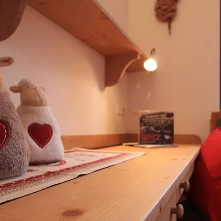 Enzian 14 - Schmuckstueck Von *